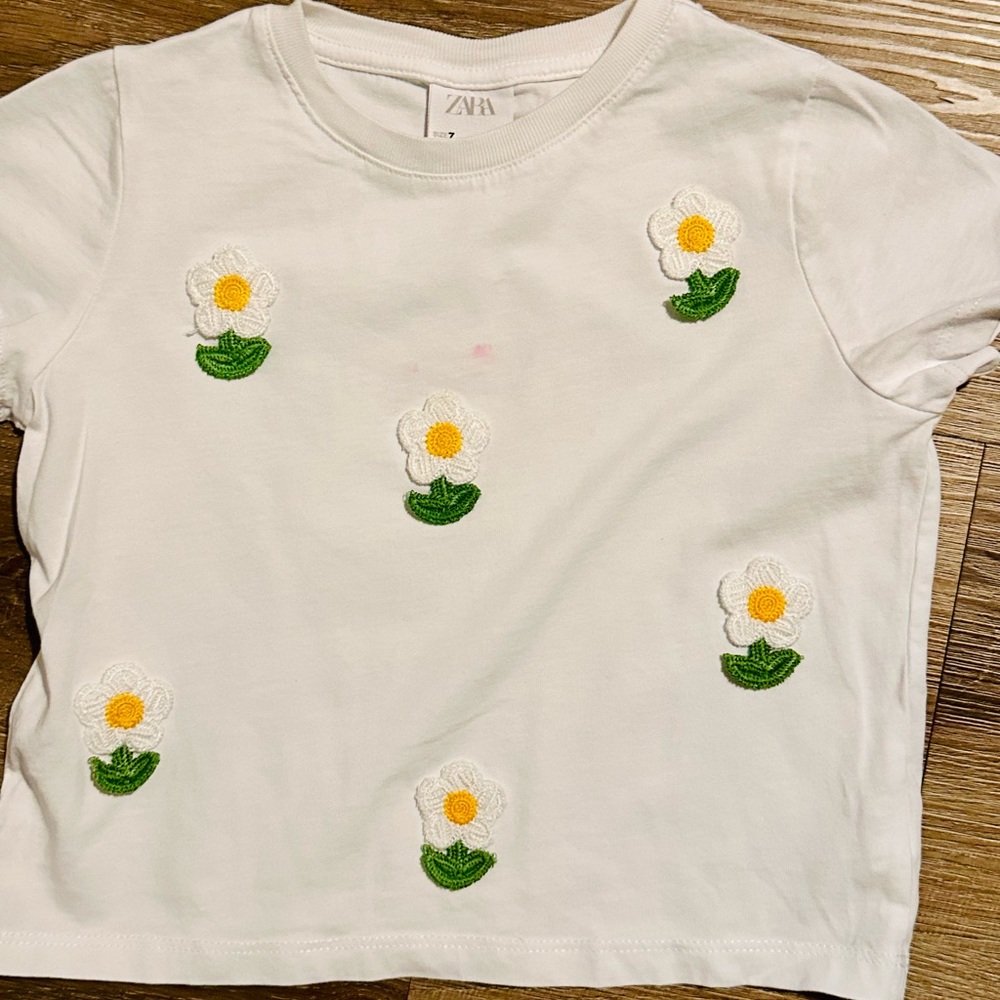 Zara Daisey Girl tee- size 7